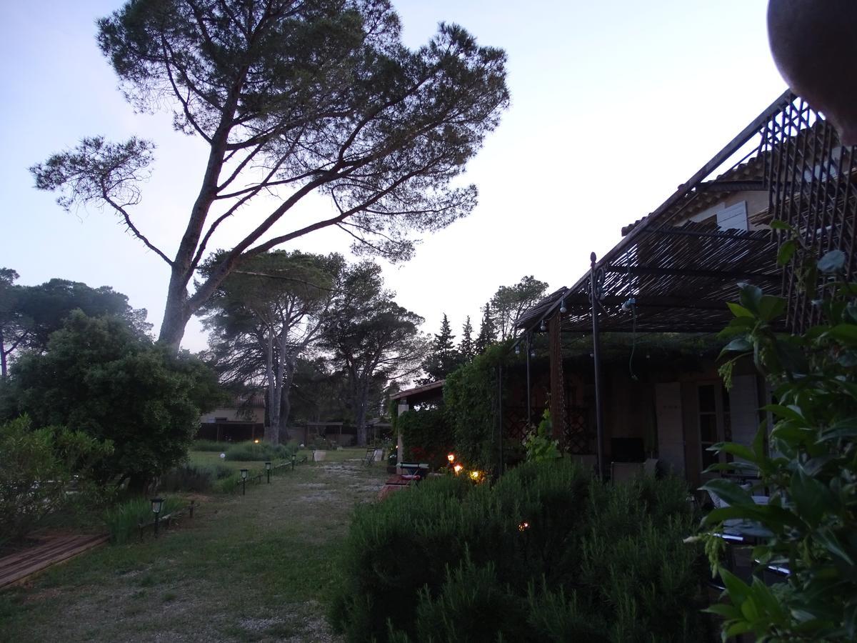 La Coudouliere Hotell Saint-Rémy-de-Provence Exteriör bild