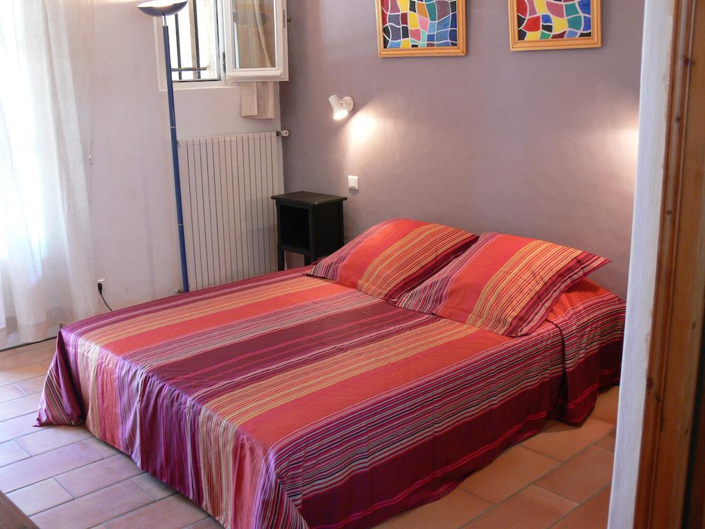 La Coudouliere Hotell Saint-Rémy-de-Provence Rum bild