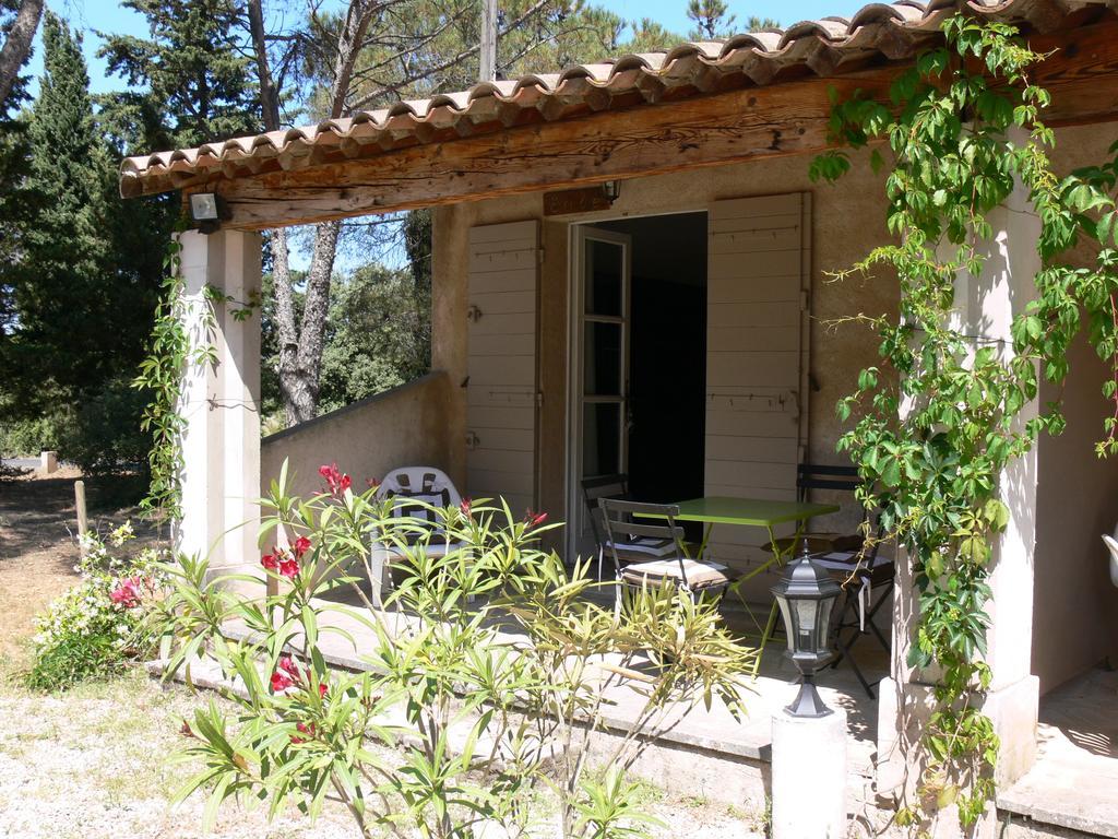 La Coudouliere Hotell Saint-Rémy-de-Provence Rum bild